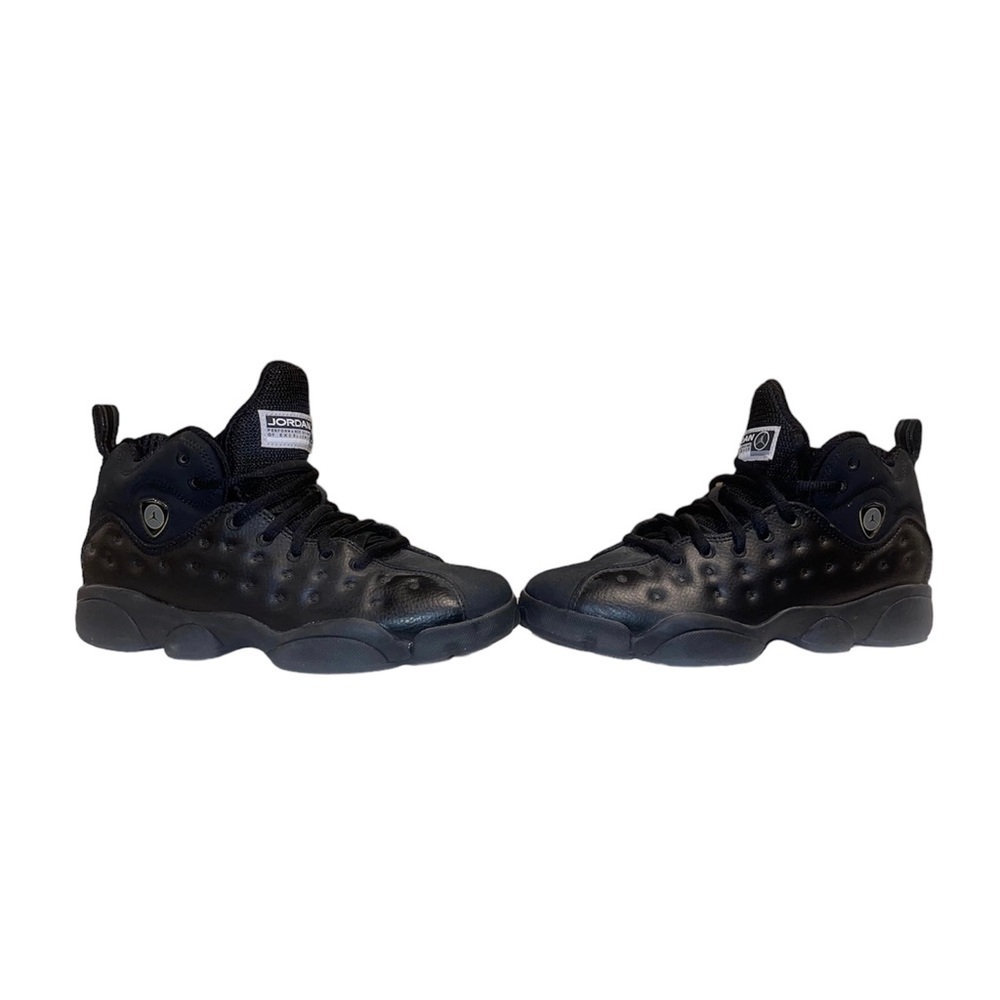 Black Jordan’s Big kids size 6